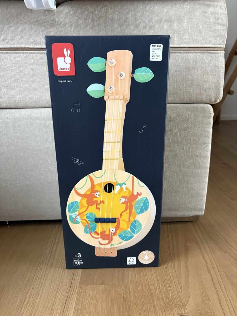 Strumenti musicali: Neu Janod Kind Ukulele aus Holz – Nuovo e nell'imballaggio originale da Schaffhausen venduto da Miorajah