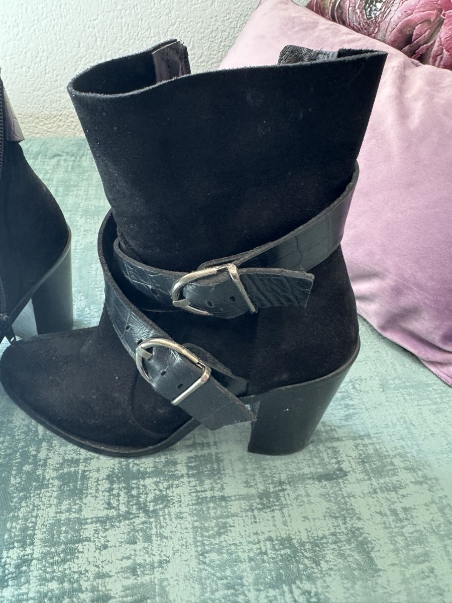 Scarpe da donna: Damen Stiefeletten – Usato da Walliswil b.Wangen venduto da mdssti80 1