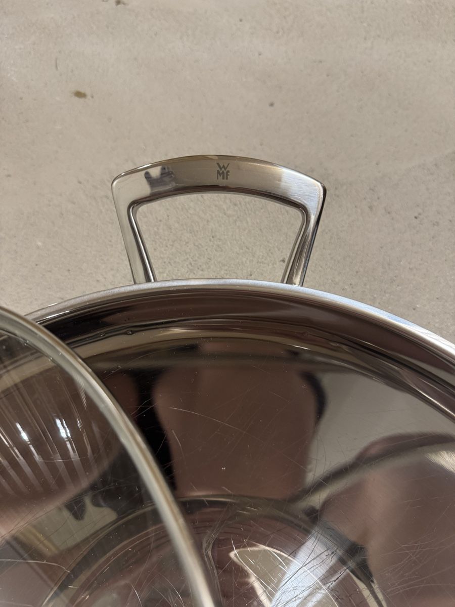 WMF Padelle: WMF Wokpfanne mit Glasdeckel – Usato da Reinach BL venduto da SophiesFundgrube 2