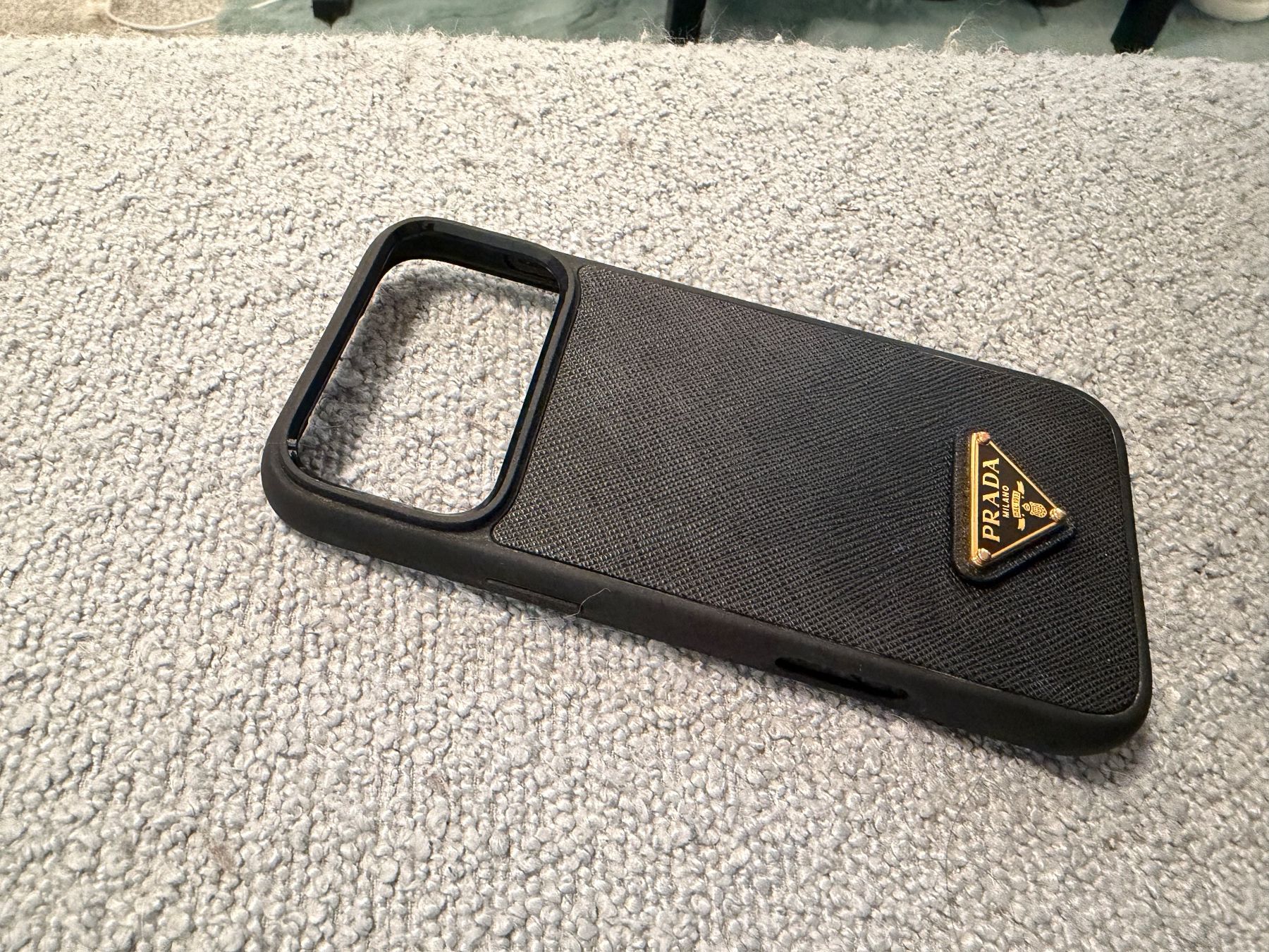 Prada Covers & Schutzfolien: Prada iPhone 17Pro Max Hülle – Gebraucht aus Muttenz von sandrasbubble 2