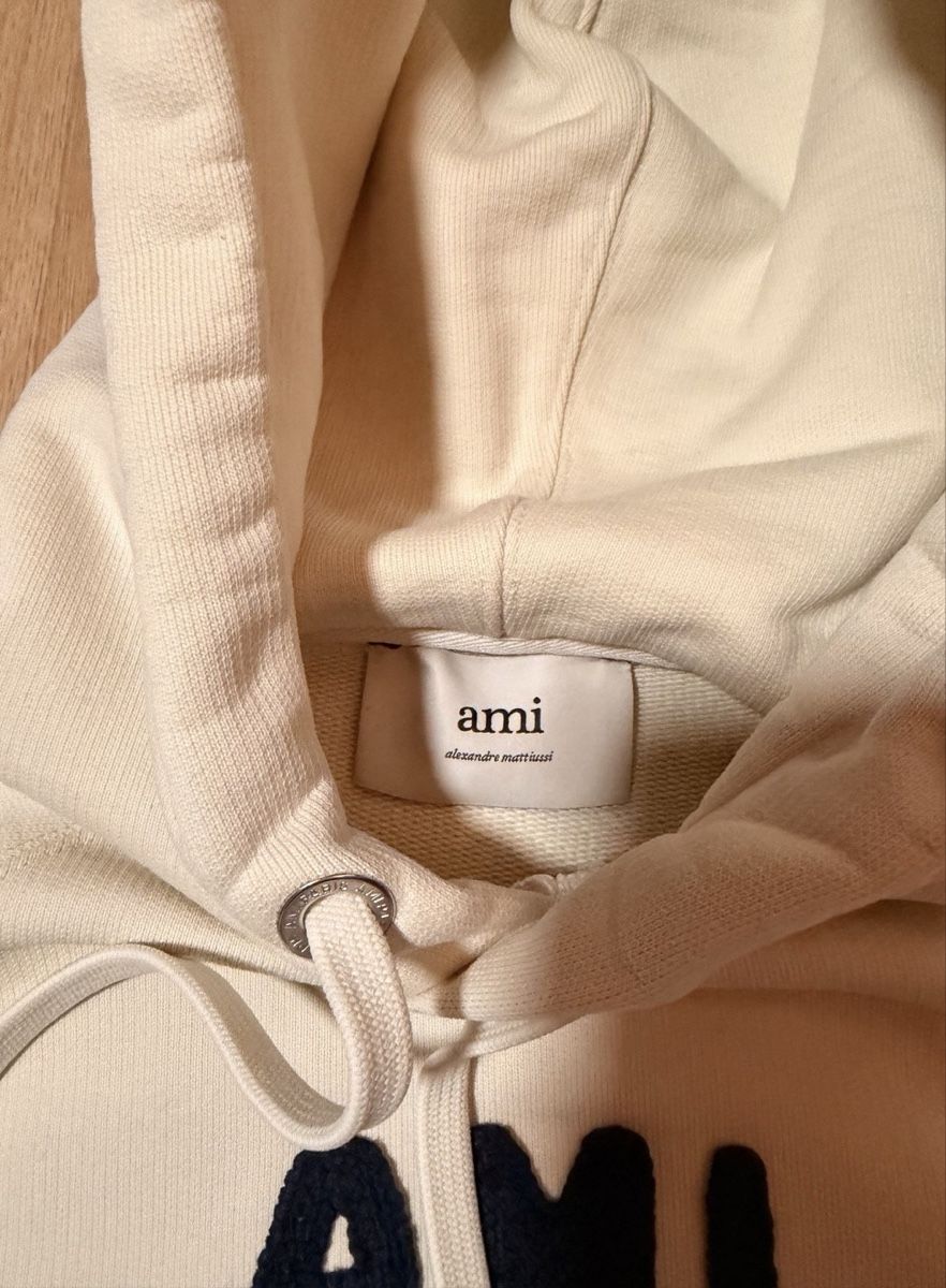 Maglioni & Felpe: AMI PARIS HOODIE  – Nuovo (secondo la descrizione) da Siebnen venduto da ff_2tk9 1