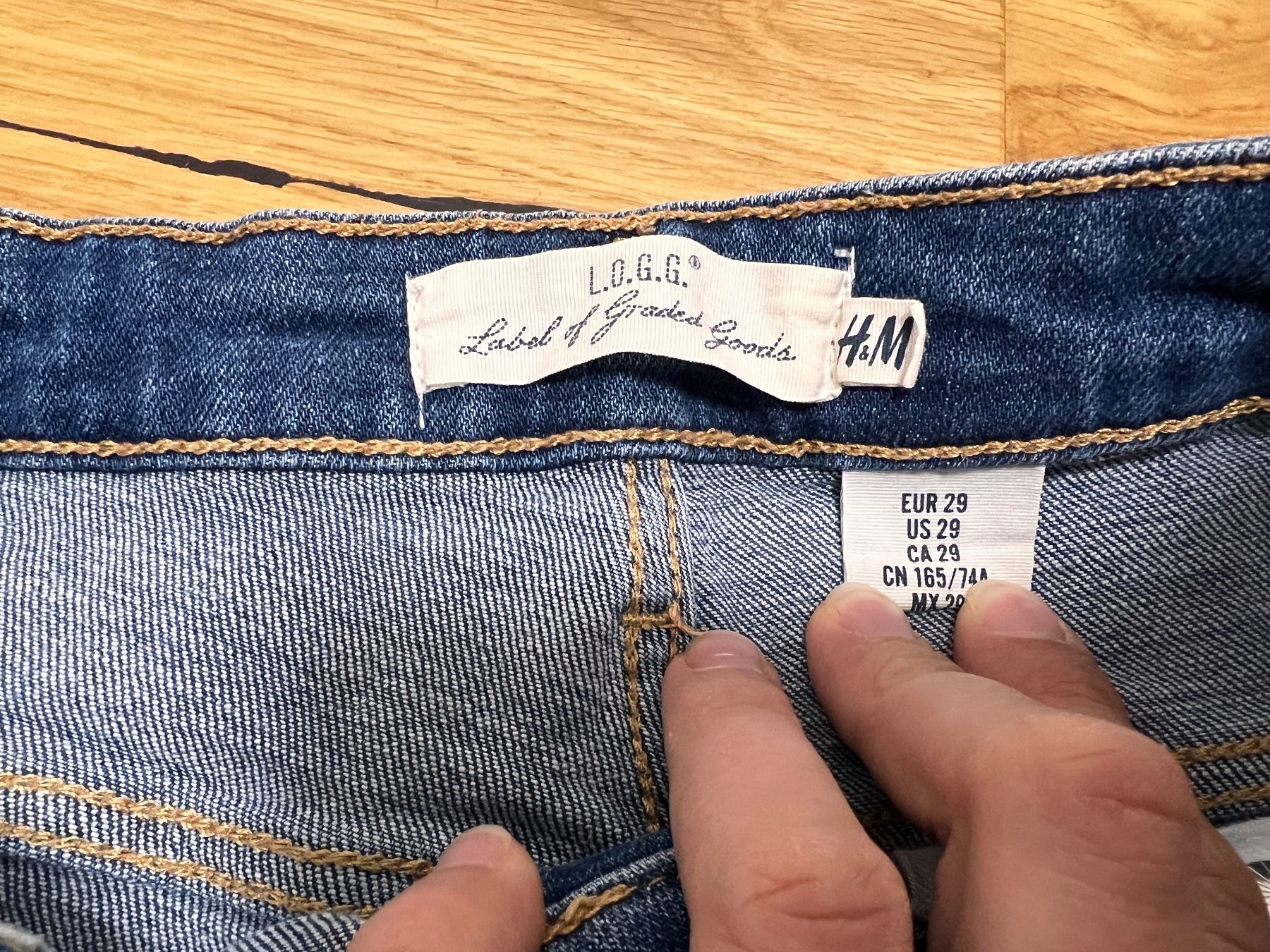 H&M Jeans: Jeansshorts H&M / Grösse 29 – Gebraucht aus Escholzmatt von mel_58wh 1