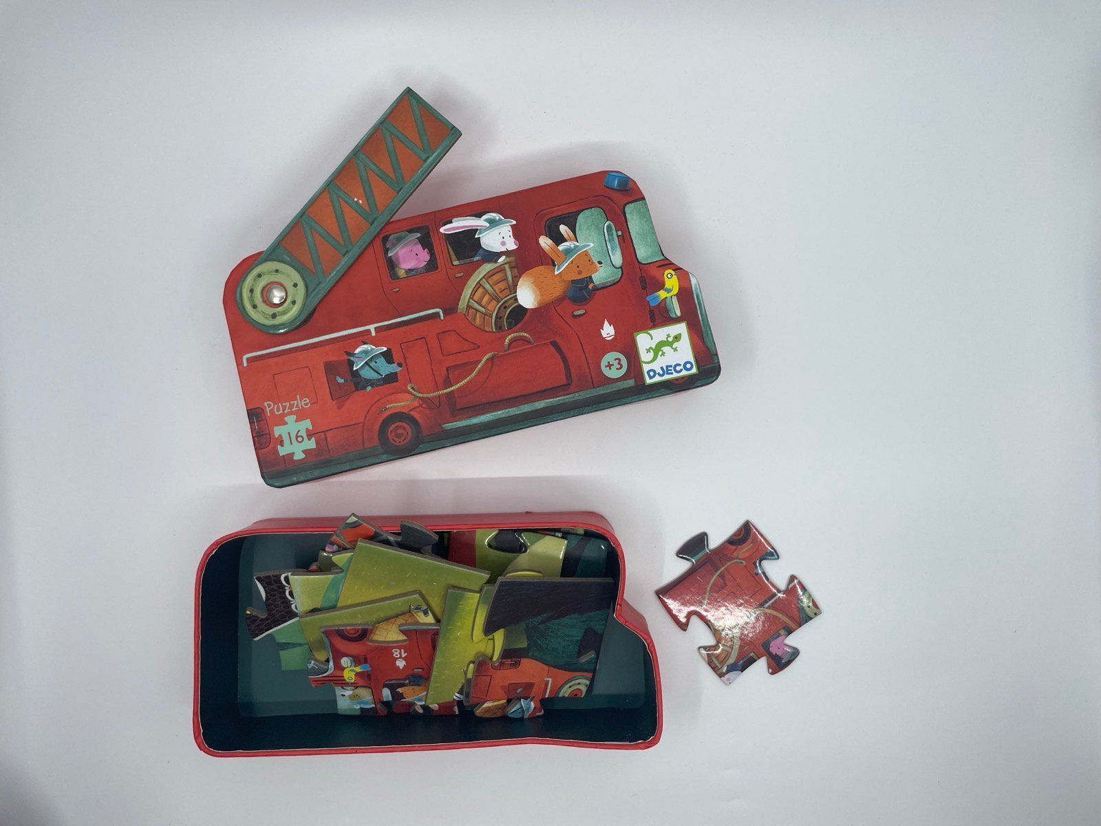 Djeco Puzzle: Djeco Feuerwehrauto Puzzle 16 Teile – Usato da Zürich venduto da tec_x6p8 1