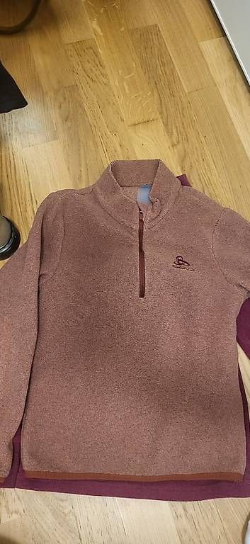 Lotti & Set di vestiti: Fleece Oberteile / 116 – Usato da Aarburg venduto da vere86 2
