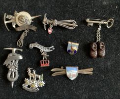 Broschen Vintage Souvenirs, 8 Stk.