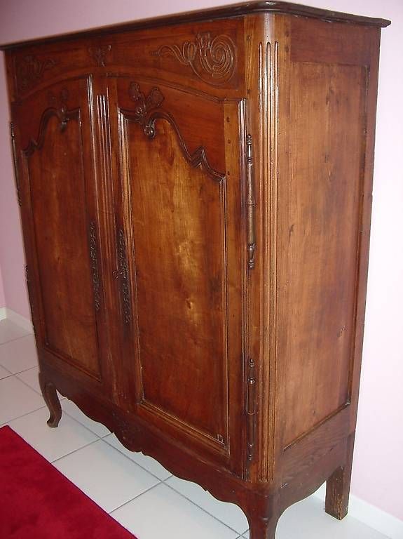 Armadi: Belle armoire merisier 19e S – Usato da Vétroz venduto da fiddod 1