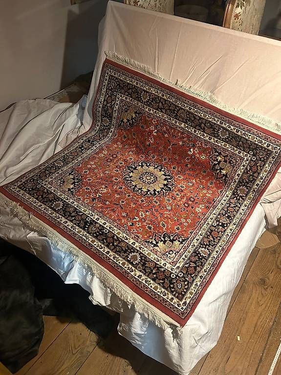 Tappeti: Tapis carré traditionnel – Usato da Préverenges venduto da lud_dk87