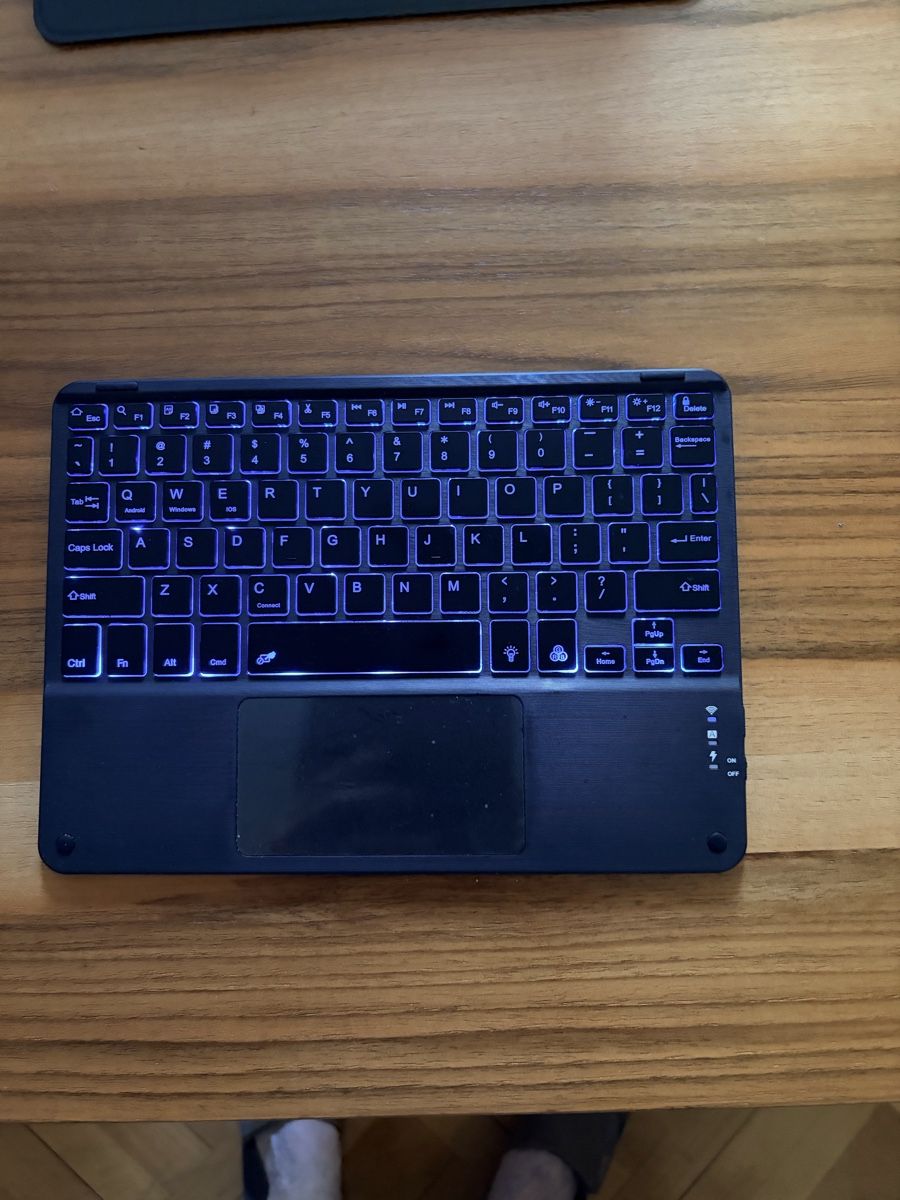 Apple Tablet PC: Ipad Pro 10.5 mit Keyboard Case - Apple Pencil, 1.Generation – Gebraucht aus Schlieren von robe46 2