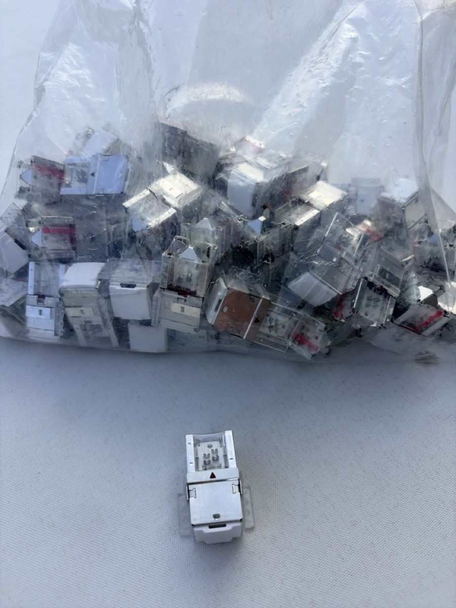 Systèmes de contrôle: Module de raccordement RJ45 – Neuf avec emballage d'origine à Villeret par Scamp7 1