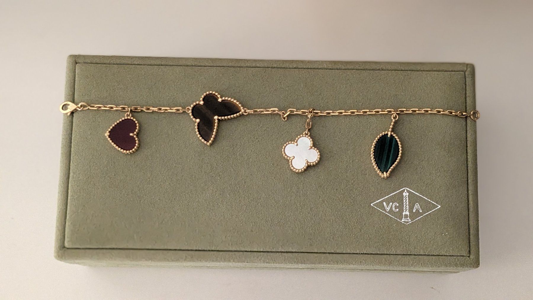 Bracciali & Braccialetti: Van Cleef &Arpels Armband – Nuovo (secondo la descrizione) da Zürich venduto da pho_fjk5 3