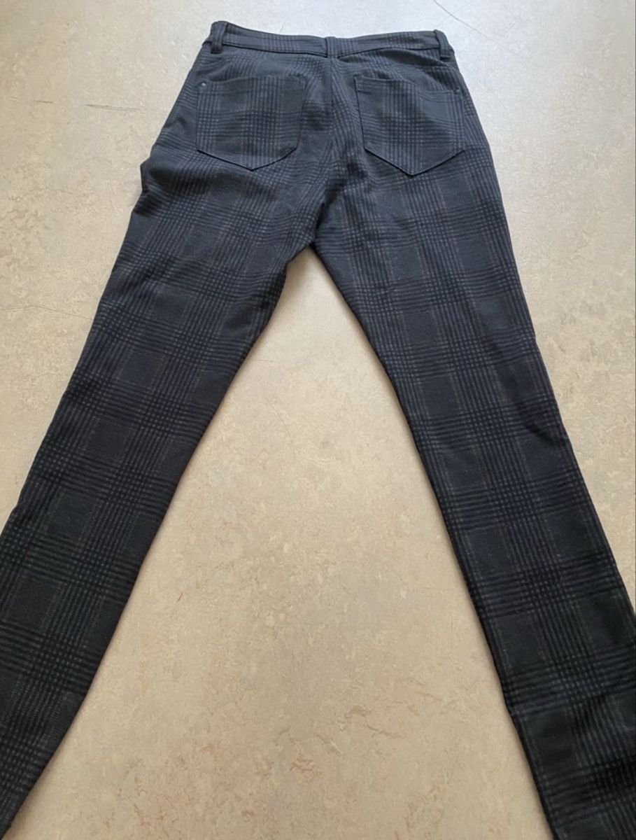 C&A Pantaloni: Karierte Stoffhose Grösse 36 – Usato da Ennenda venduto da cal_pn6x 2