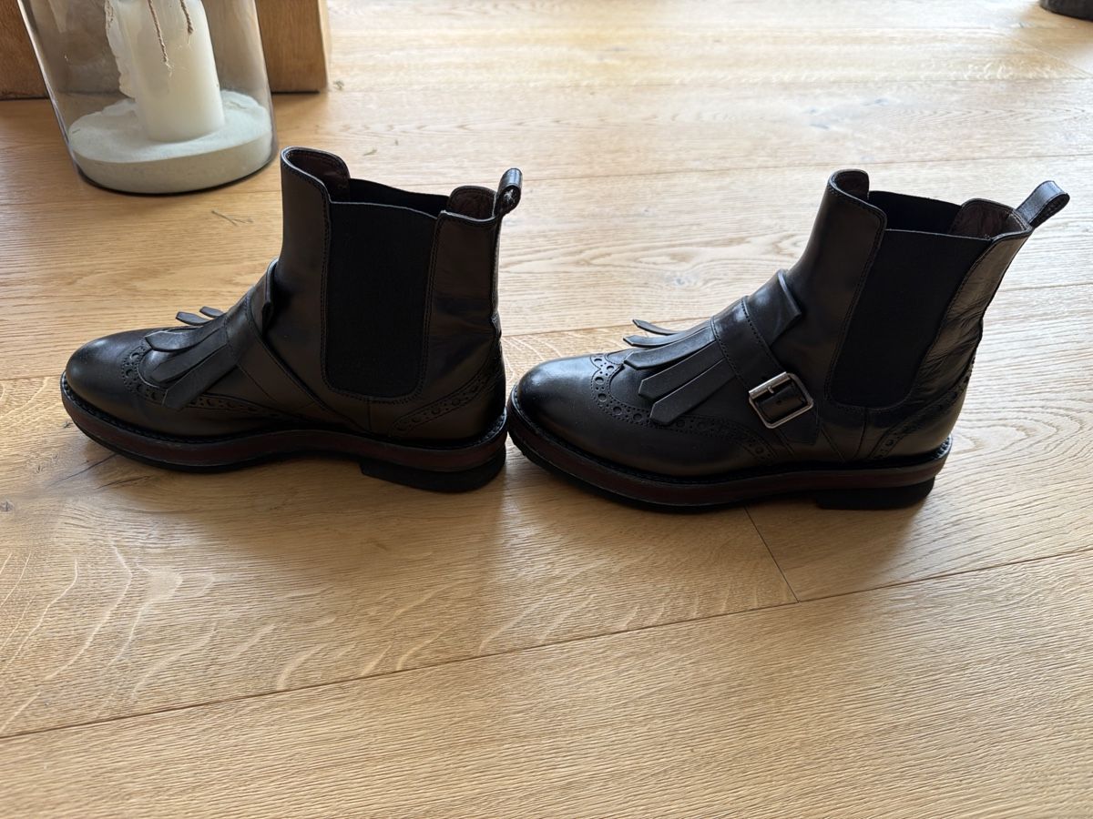 AGL Scarpe da donna: Schwarze Lederstiefeletten mit Fransen, Grösse 37 – Usato da Balgach venduto da Luzius1992 1