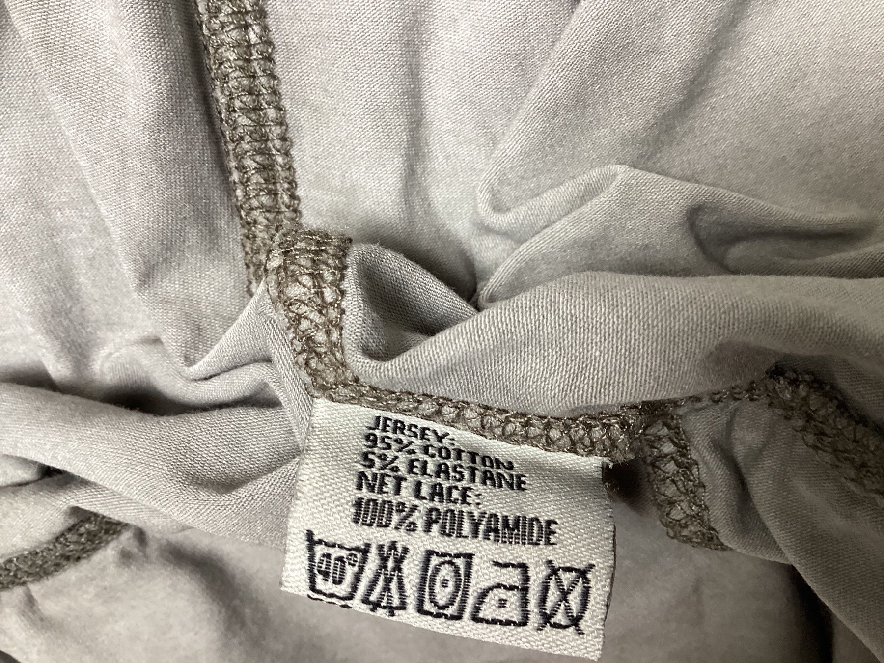 Nile Giacche: NILE Damen Jacke Grösse M grau mit Rüschen – Usato da Homberg b. Thun venduto da Homata 5