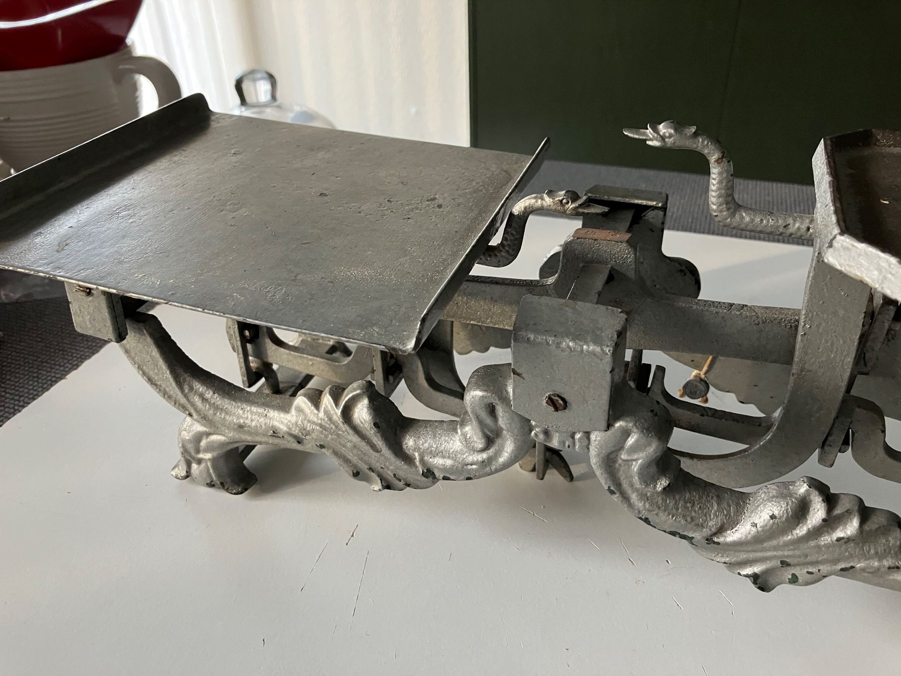 Bilance e pesi: Antike Waage fast 4 kg. schwer – Usato da Aadorf venduto da heiluz15 2