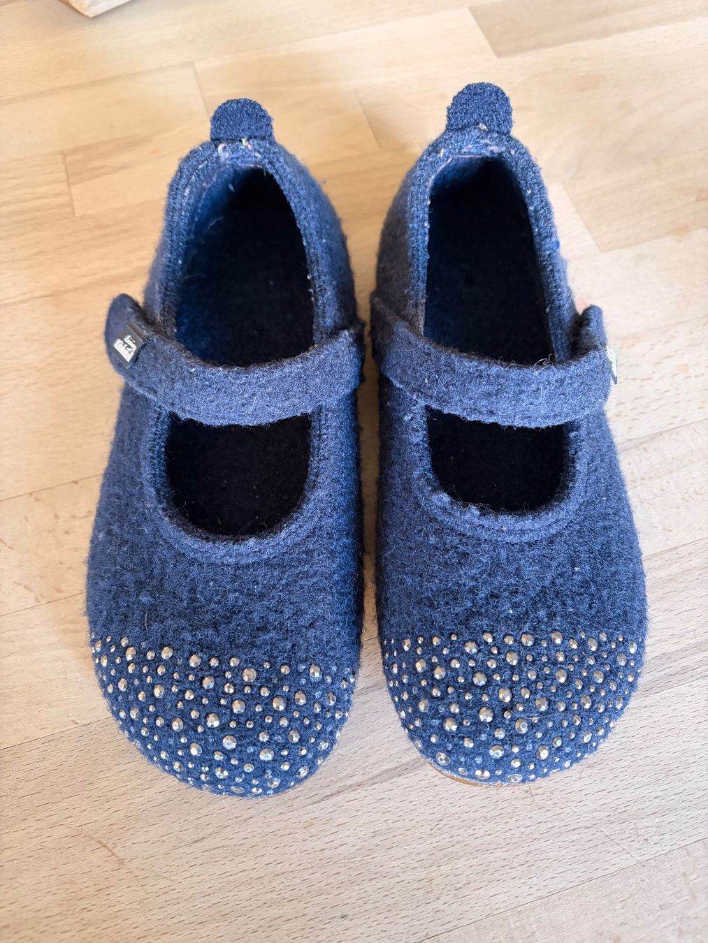 Scarpe per ragazze: Living Kitzbühel Hausschuhe 34 – Usato da Basel venduto da Witmedia