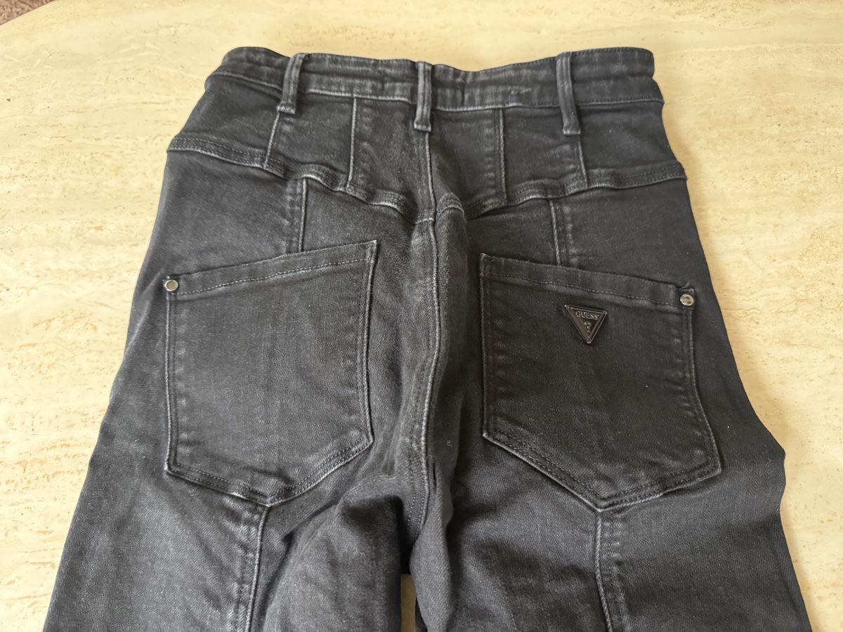 Guess Jeans: Guess Jeans – Usato da Kreuzlingen venduto da nik_d2fj 3