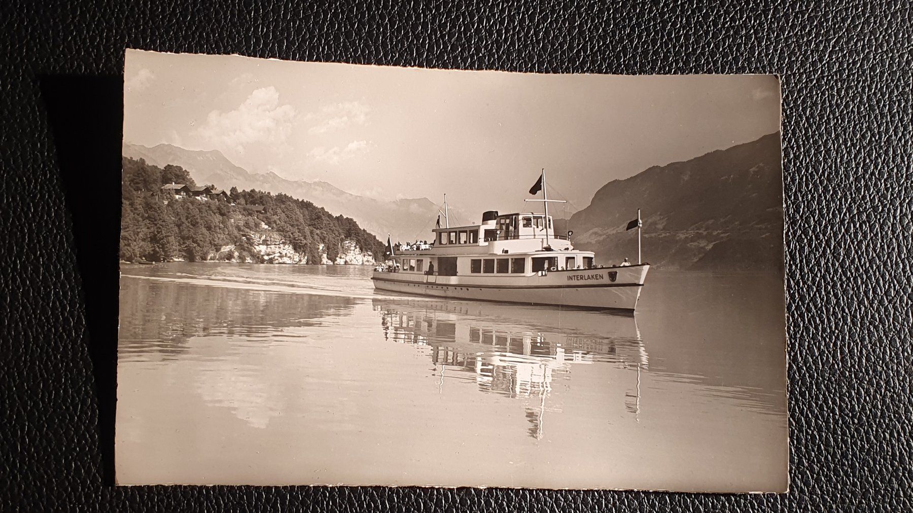 Cartoline postali: Alte Ansichtskarte Brienzersee mit Schiff MS Interlaken – Usato da Biberist venduto da stang4eva