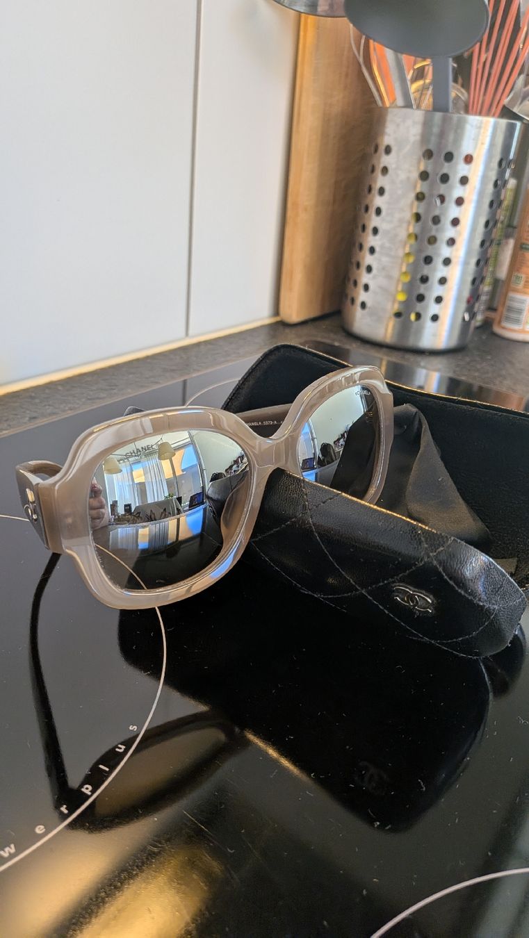Chanel Brillen & Gläser: Chanel Sunglasses Brown with Case used condition – Gebraucht aus Zürich von yan_8lg2 2