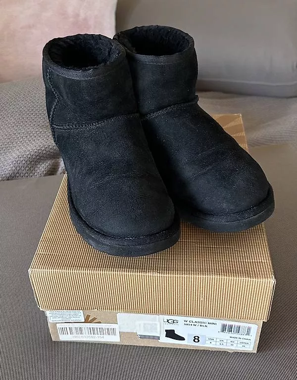 Scarpe da uomo: UGG Boots Mini Gr. 39 – Usato da Stäfa venduto da DearDarling 4