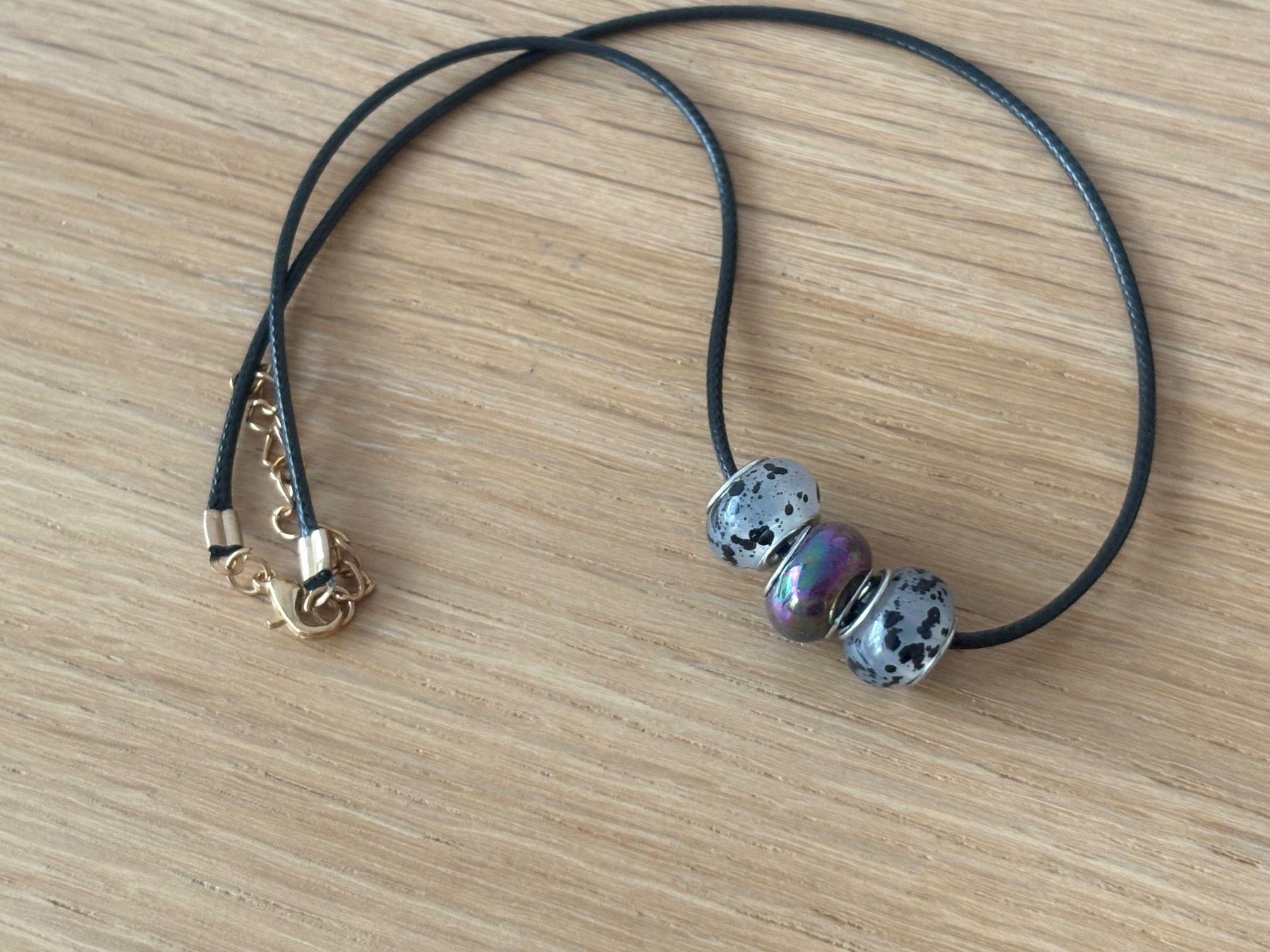 Catenine: Kette  mit Anhänger schwarz/  violett – Nuovo (secondo la descrizione) da Biel-Bienne venduto da Roserosse13 4