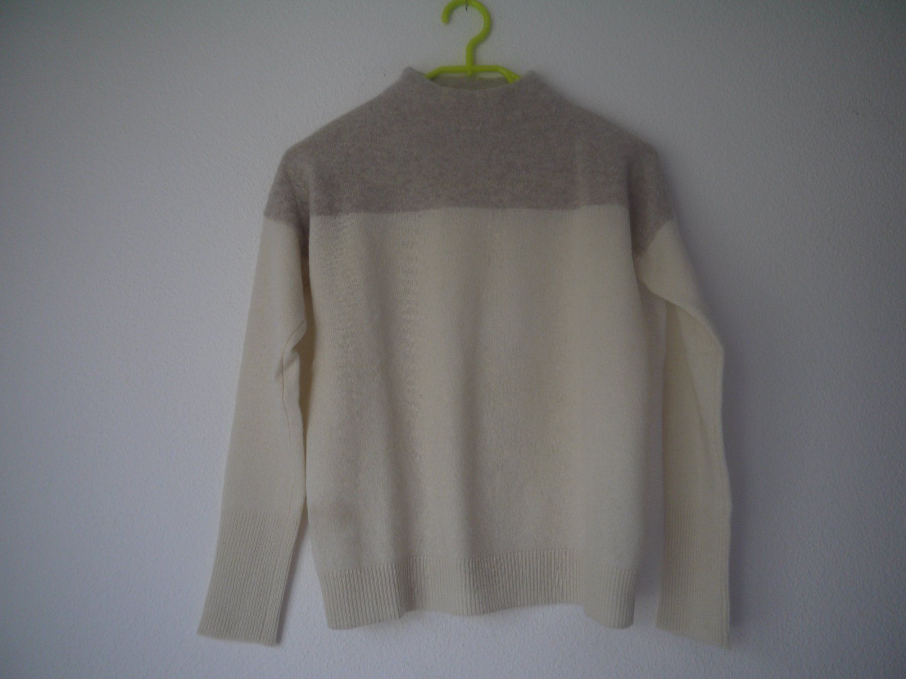 Maglioni & Felpe: TAHARI Pullover aus 100%Kaschmir – Usato da Hagendorn venduto da Blaf
