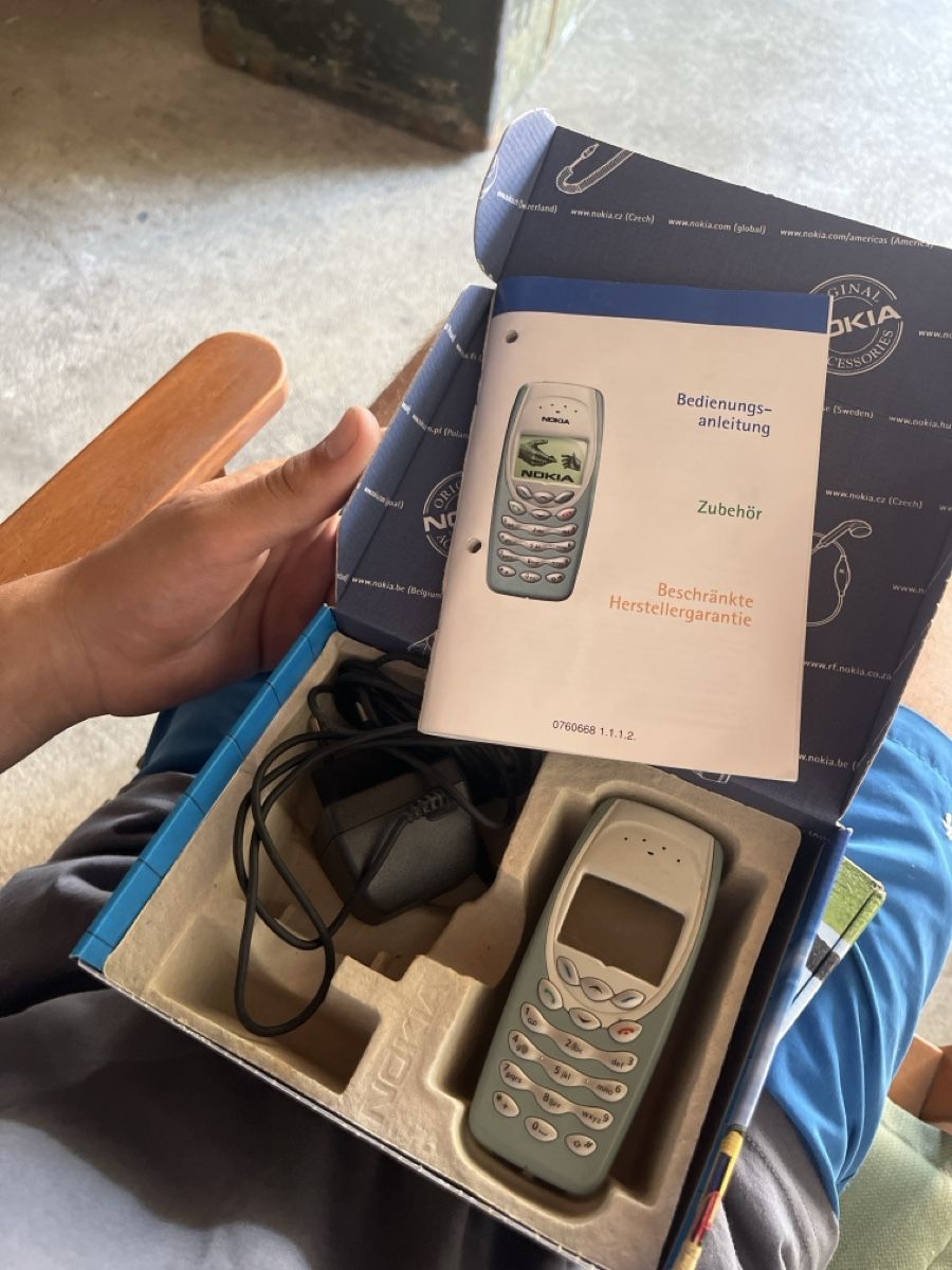 Nokia Telefoni cellulari / Smartphones: Nokia 3310 Handy mit Zubehör  – Nuovo (secondo la descrizione) da Wettingen venduto da rob_7zjb