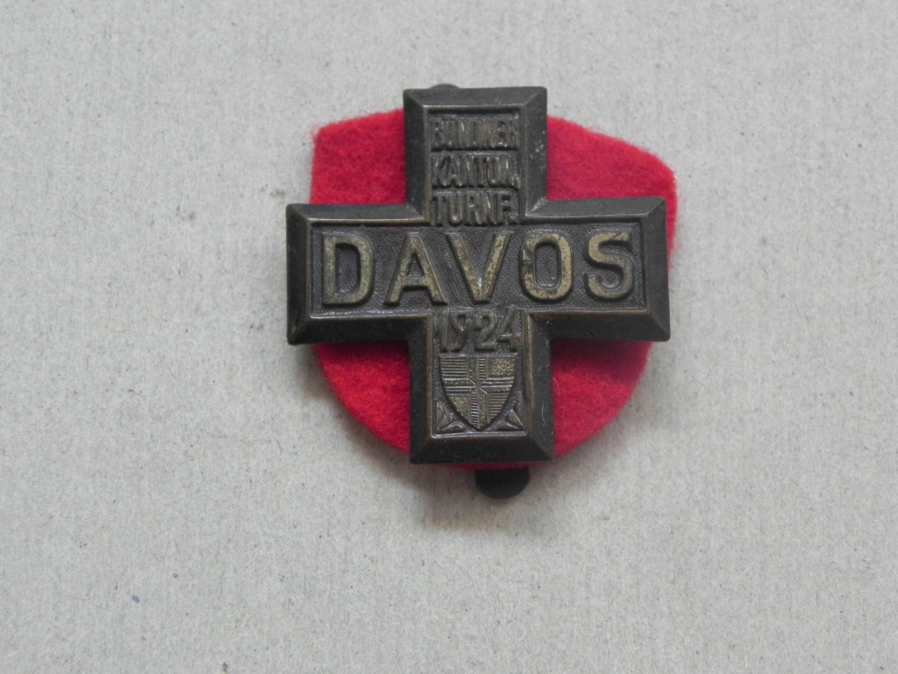 Placchette & Badge: Abzeichen Brosche Medaille Davos Graubünden GR 1924 – Usato da Siebnen venduto da krimsie