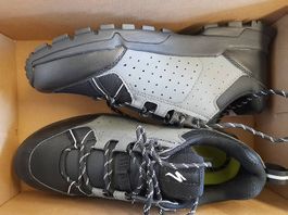 Gr. 42 NEU Specialized Schuhe