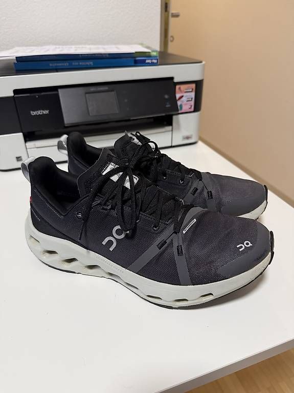 On Scarpe da uomo: ON Cloudsurfer Trail Waterproof Gr. 44 – Usato da Horgen venduto da elixgdam