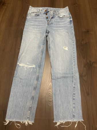 Jeans Damen hellblau Grösse 34 zerrissen guter Zustand