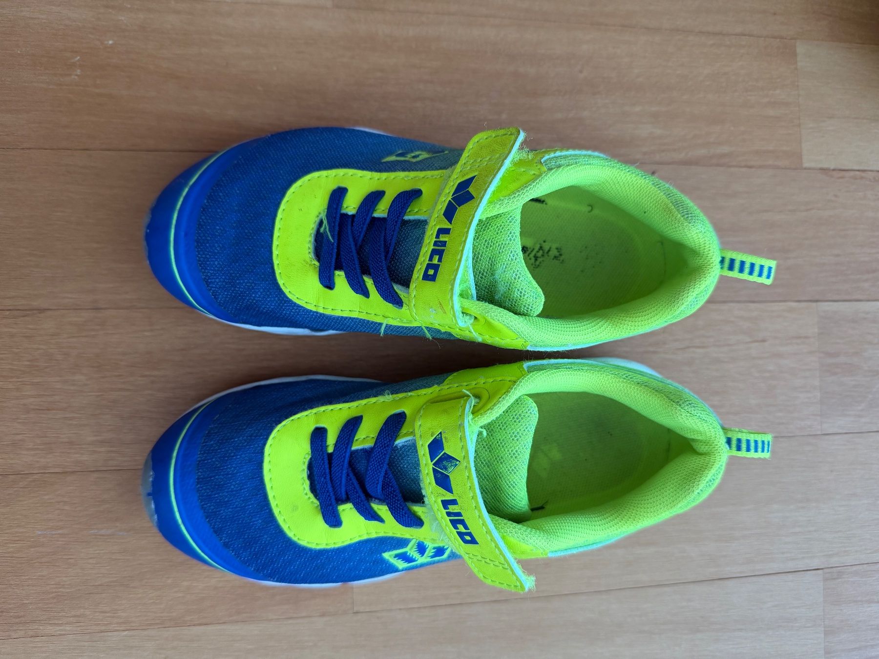 Chaussures garçon: Lico Hallenschuhe Grösse 32 – D'occasion à Münchenstein par Ladypink7