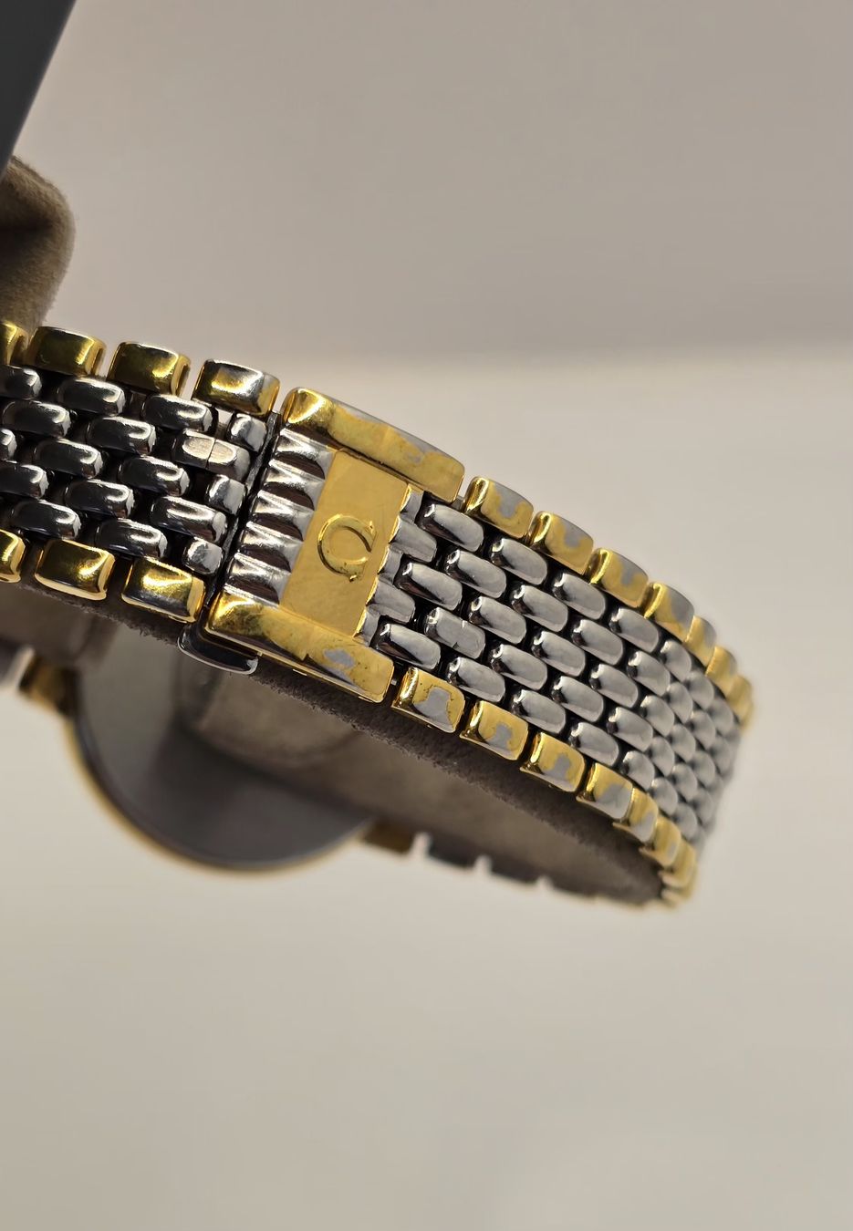 Omega Uhren: Omega De Ville Extra Thin Quartz 32,5mm – Gebraucht aus Minusio von AGSuhren 3