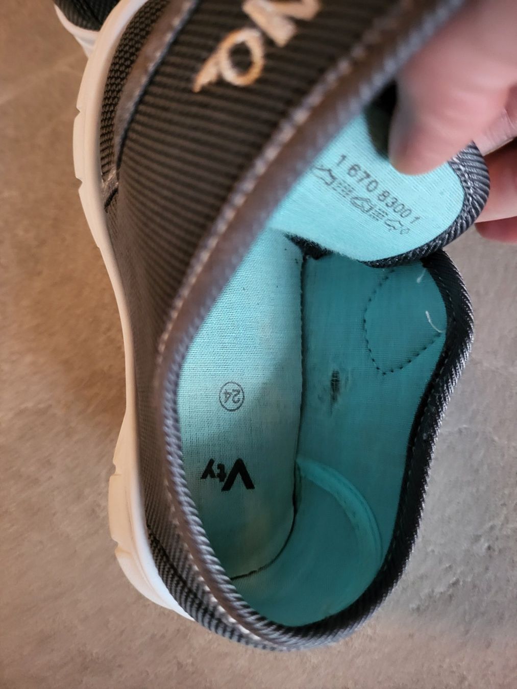 Schuhe für Jungen: Vty Hausschuhe Dino Gr. 24 – Gebraucht aus Oberwangen TG von Murmel82 2