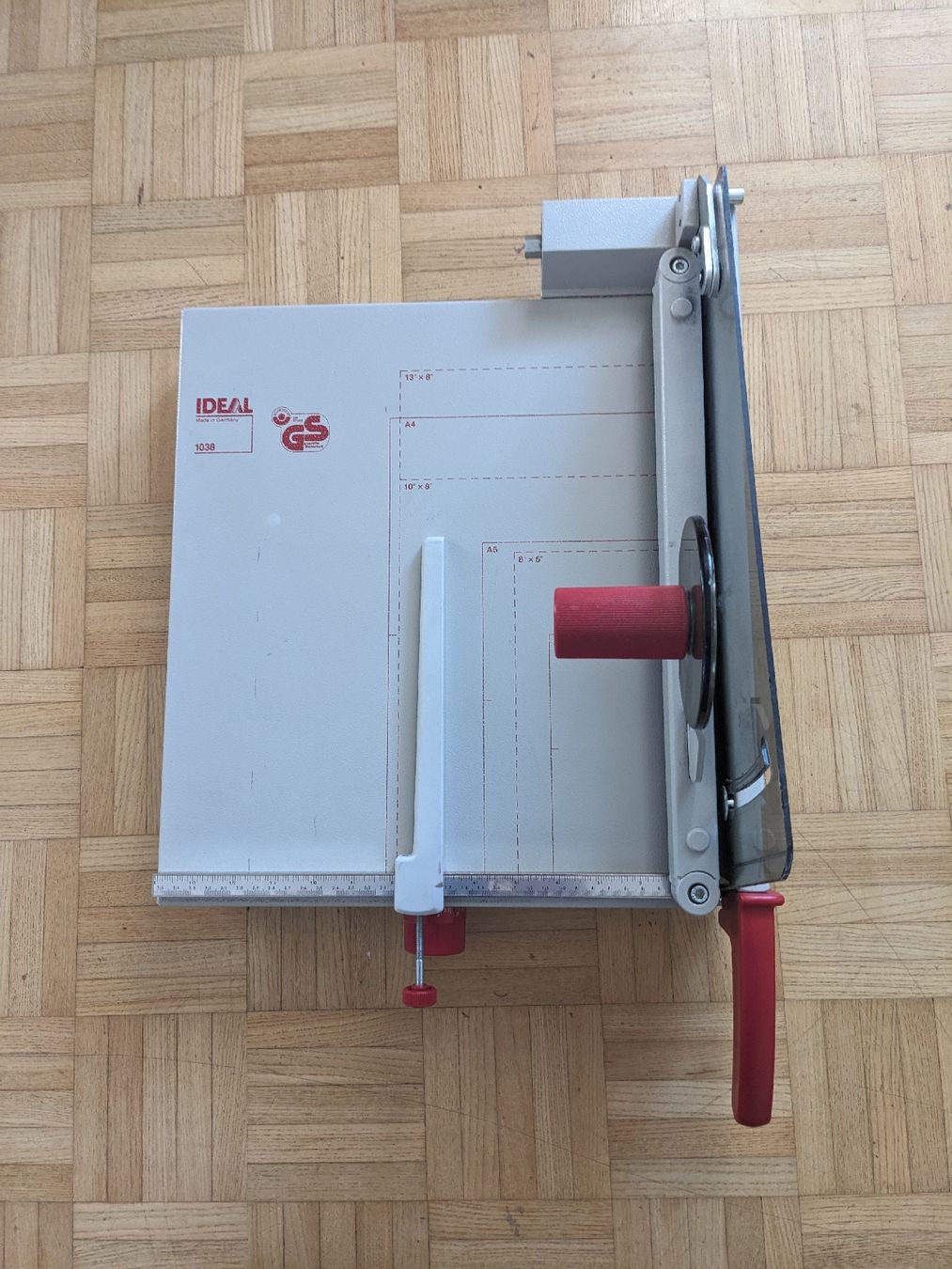 Alle Maschinen: Ideal 1038 Schneidmaschine – Gebraucht aus Zollikofen von  1