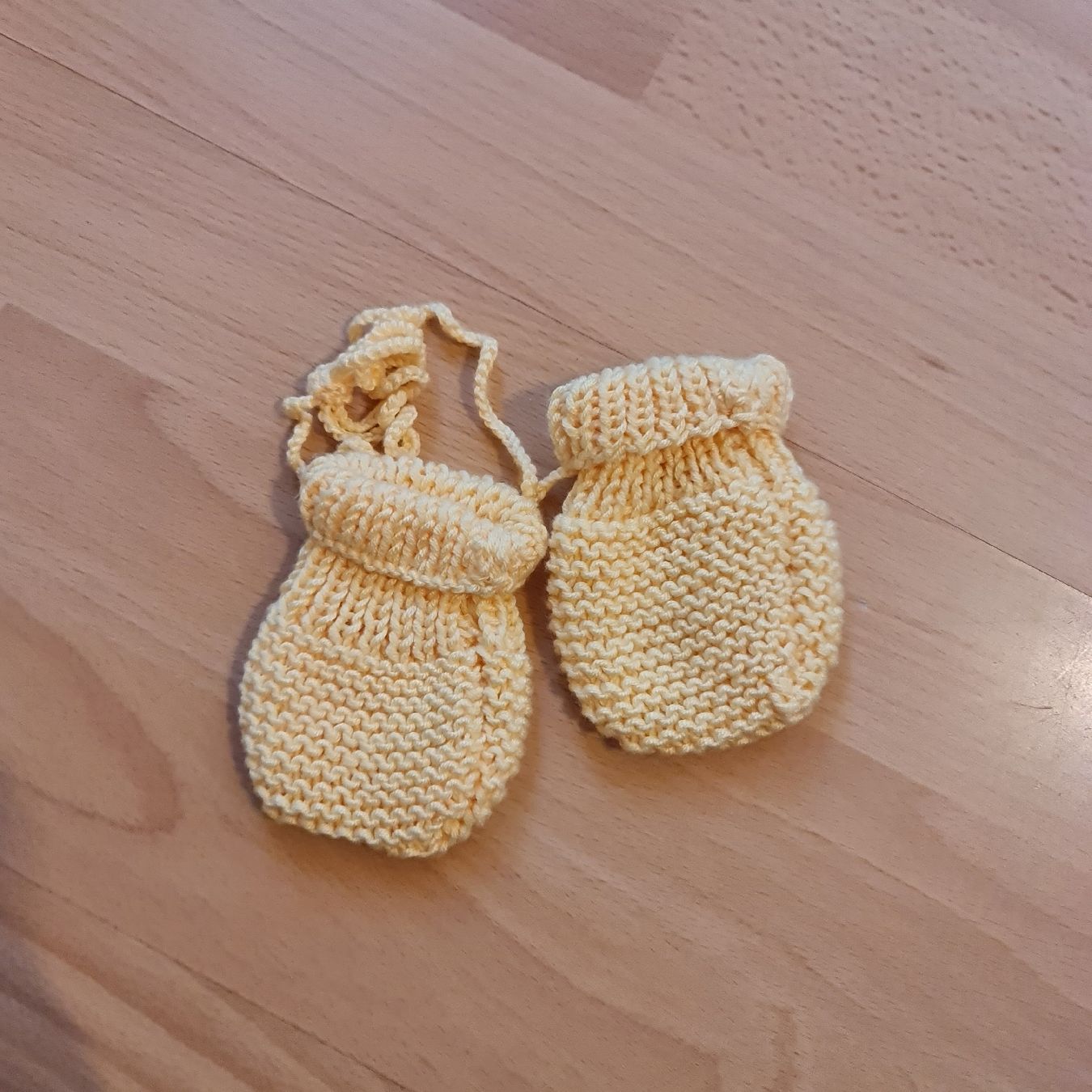 Lotti & Set di vestiti: Handgestricktes Babykleidungsset – Nuovo e nell'imballaggio originale da Grafstal venduto da sel_yil 2