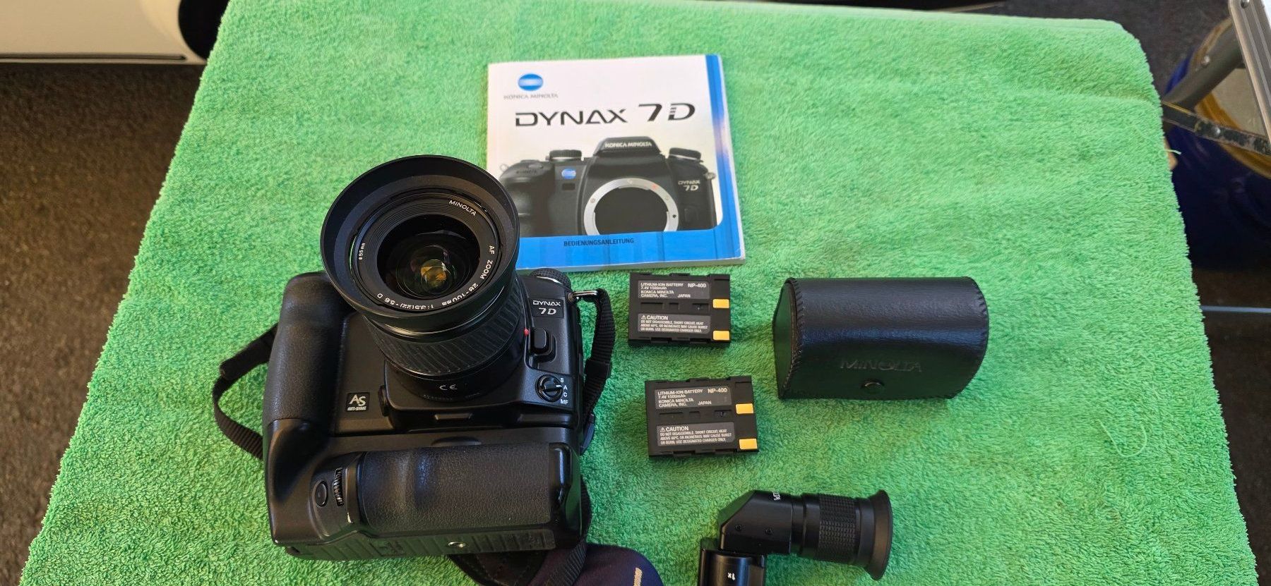 Minolta Fotocamera: Konica Minolta Dynax 7D – Usato da Cugnasco venduto da surfin60