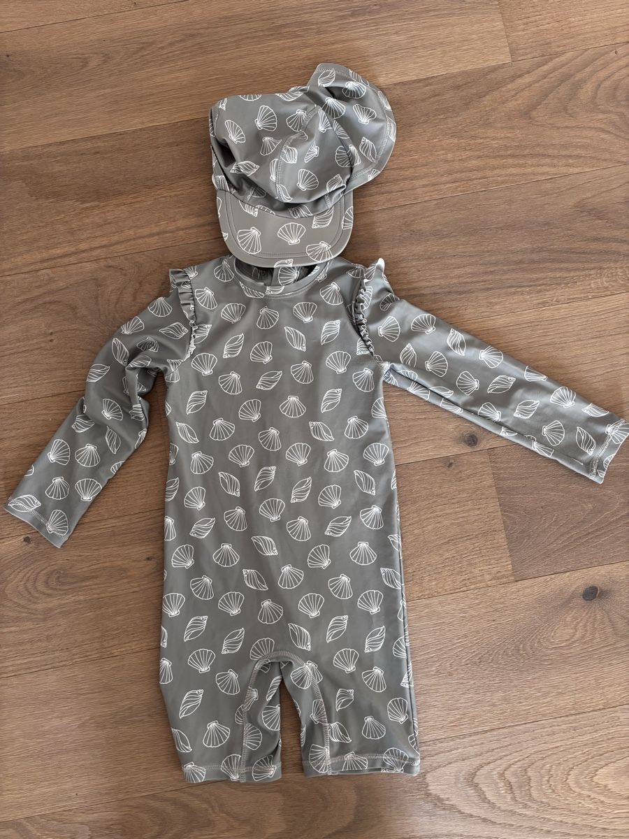 Costumi da bagno & Bikini: Badekleider Paket Mädchen Grösse 104 – Usato da Wahlen b. Laufen venduto da Slash077