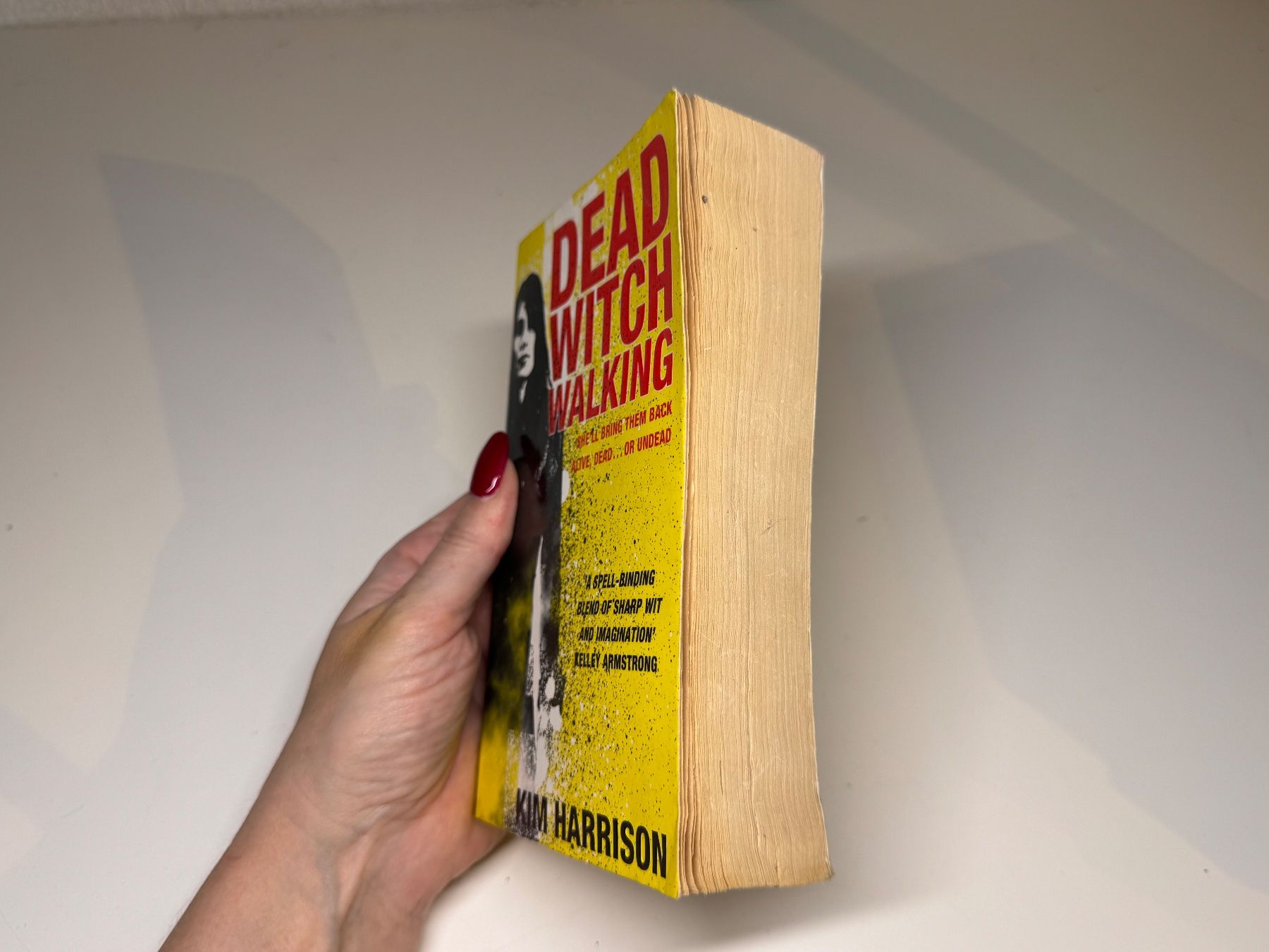 Libri: NOVEL: Kim Harrison, Dead Witch Walking – Usato da Grosswangen venduto da English_books 1