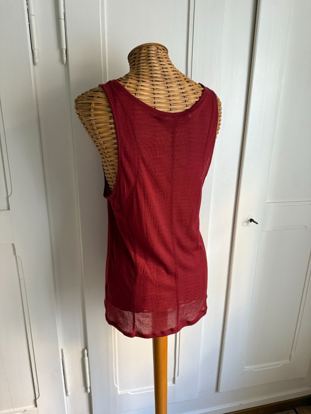 Tops: HUND HUND - Top rot transparent L – Gebraucht aus Zürich von Diazaio 2