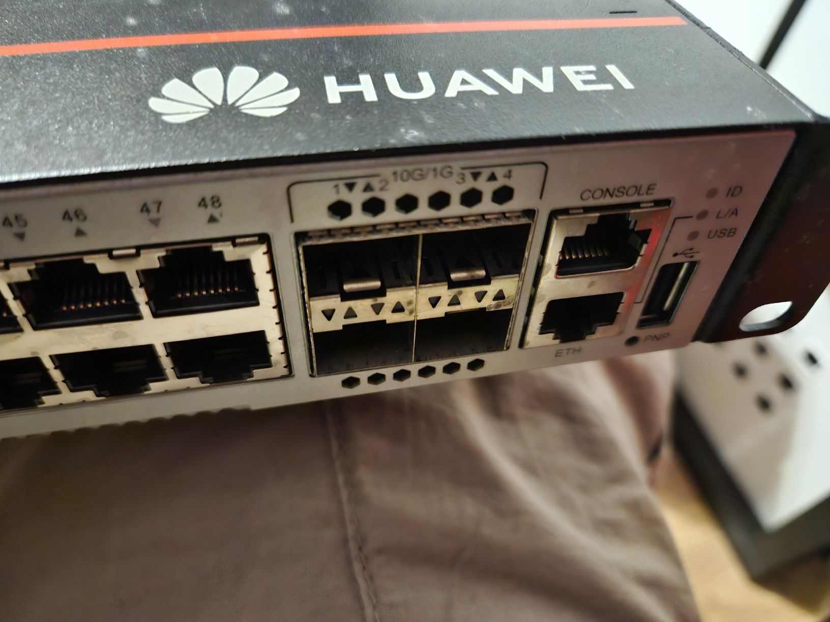 Hub & Switch: Huawei CloudEngine S5735-L48P4X Switch – Usato da Güttingen venduto da swe_bkw7 2