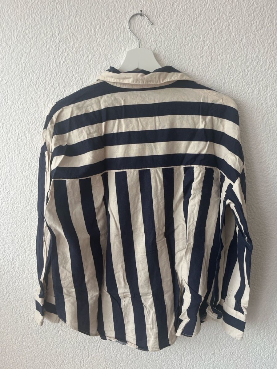 Zara Camicette: Gestreifte ZARA Bluse im Oversize-Look – Usato da Andwil SG venduto da sas_m9tn 2