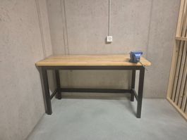 Werkbank mit Schraubstock Holzplatte Metallgestell