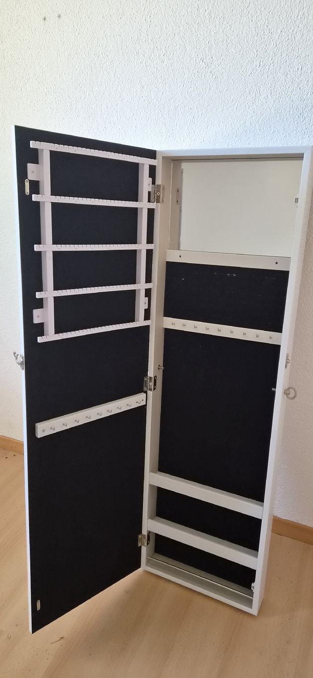 Schränke: Schmuckstück Schrank  – Gebraucht aus St.Margarethen TG von NikkiMicki 1