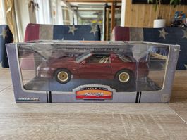 89'Pontiac Trans Am GTA 1:18 Greenlight