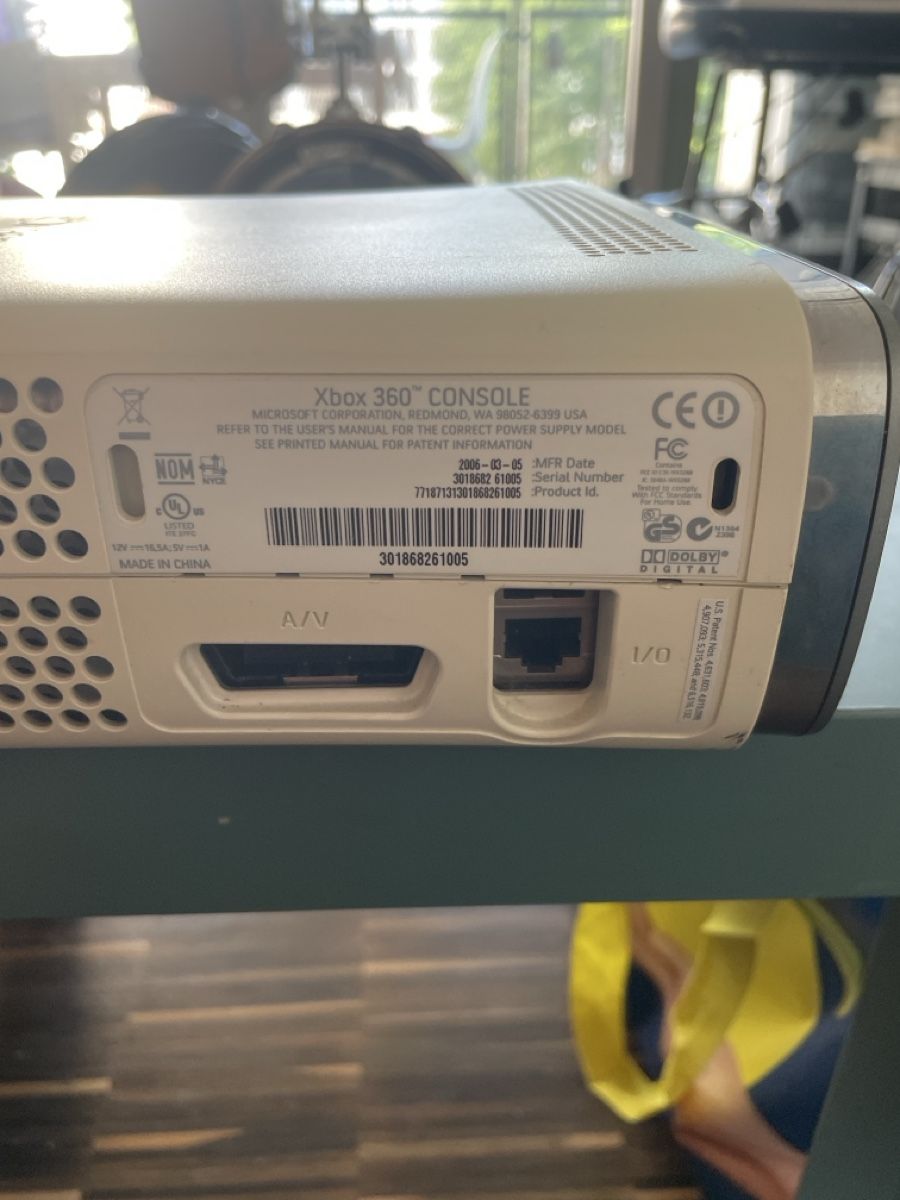 Microsoft Konsolen: Xbox 360 ohne Netzteil. – Gebraucht aus Zürich von feuerstern 2