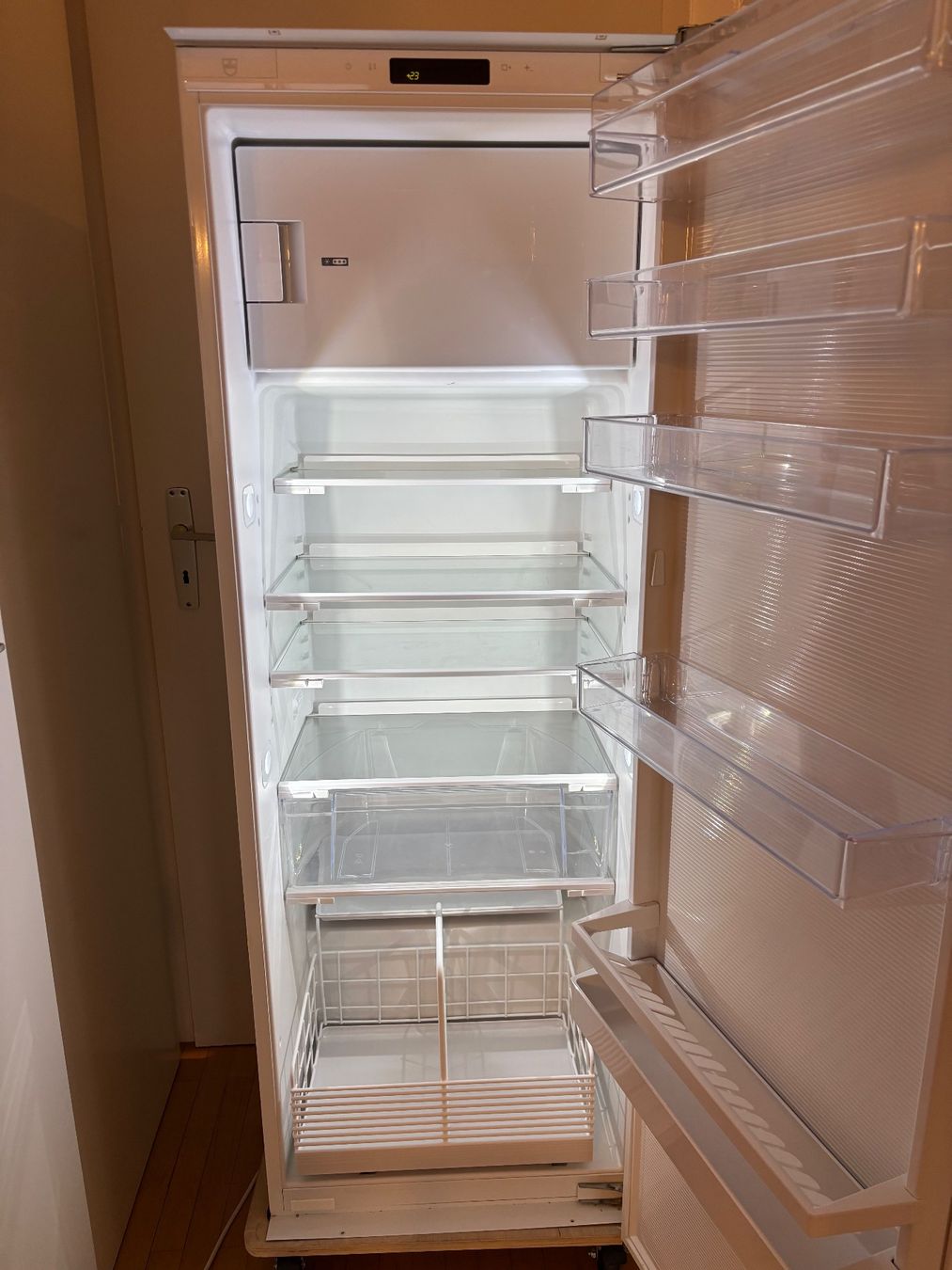 V-Zug Frigoriferi: Einbau Kühlschrank V-Zug – Usato da Frenkendorf venduto da YNWA23 1