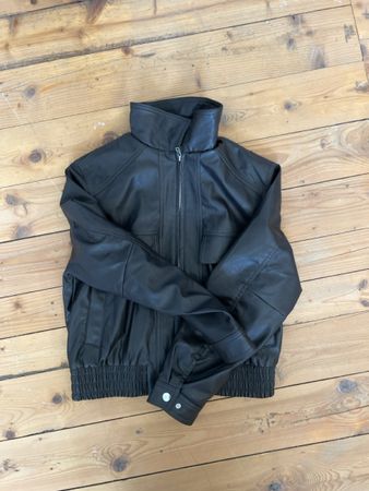 Kunstlederjacke dunkelbraun mit Reissverschluss neu S