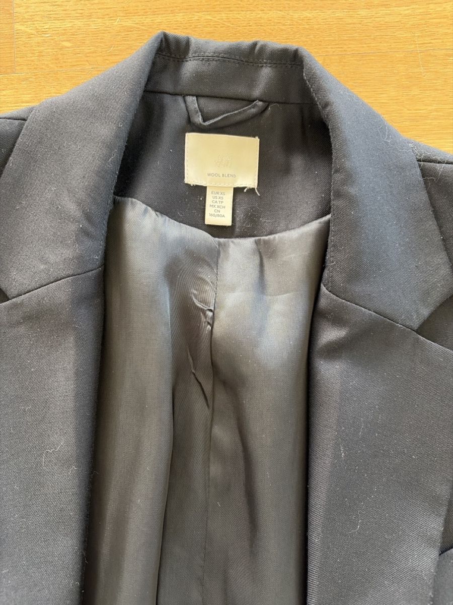 H&M Anzüge & Kostüme: Wool Blend H&M schwarzer Damenblazer, Grösse XS – Gebraucht aus Zürich von ufe_f5q5 1