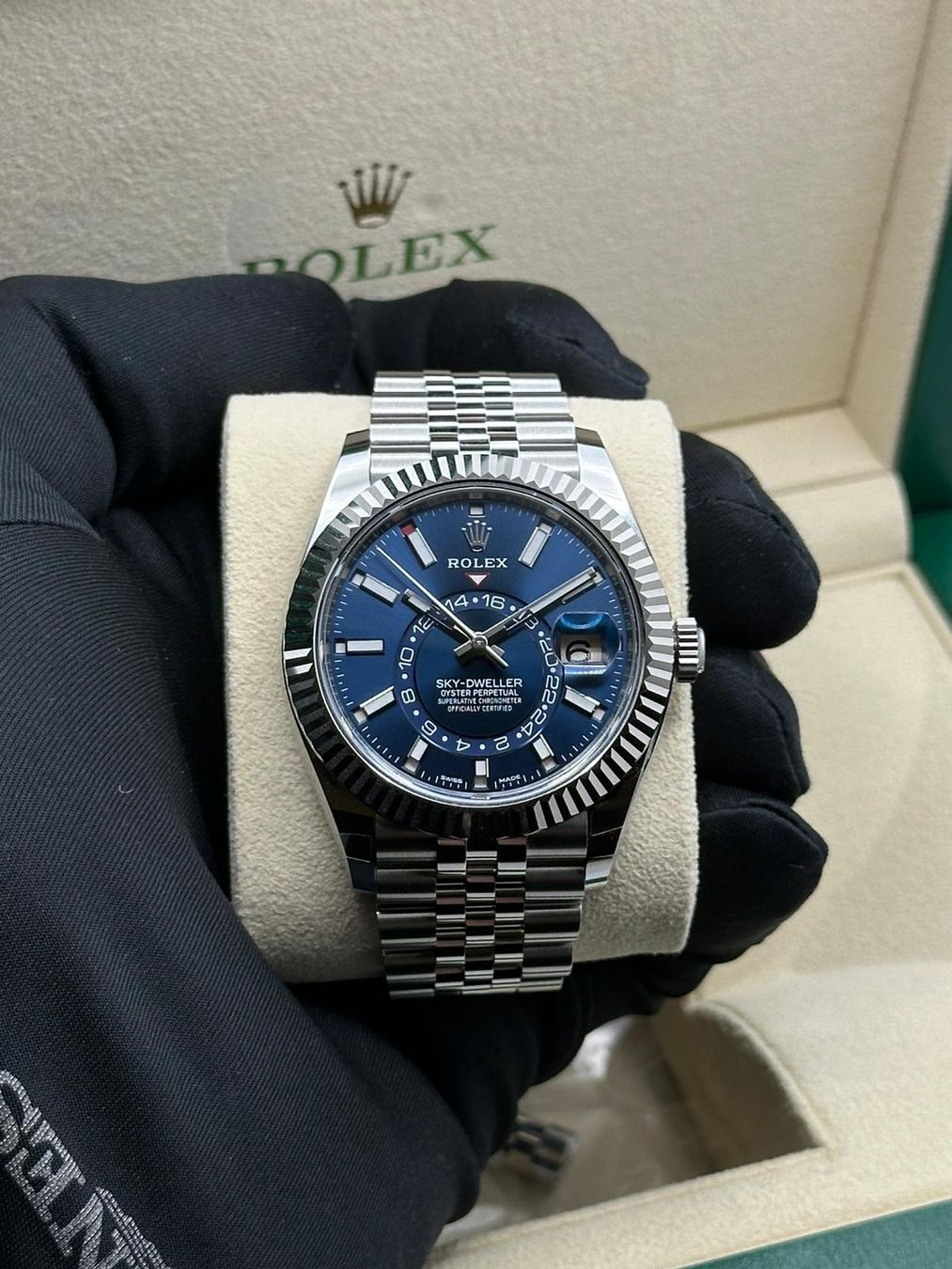 Rolex Orologi: Rolex Sky-dweller bleu NEW full set – Nuovo e nell'imballaggio originale da La Tour-de-Peilz venduto da blackbird99 2