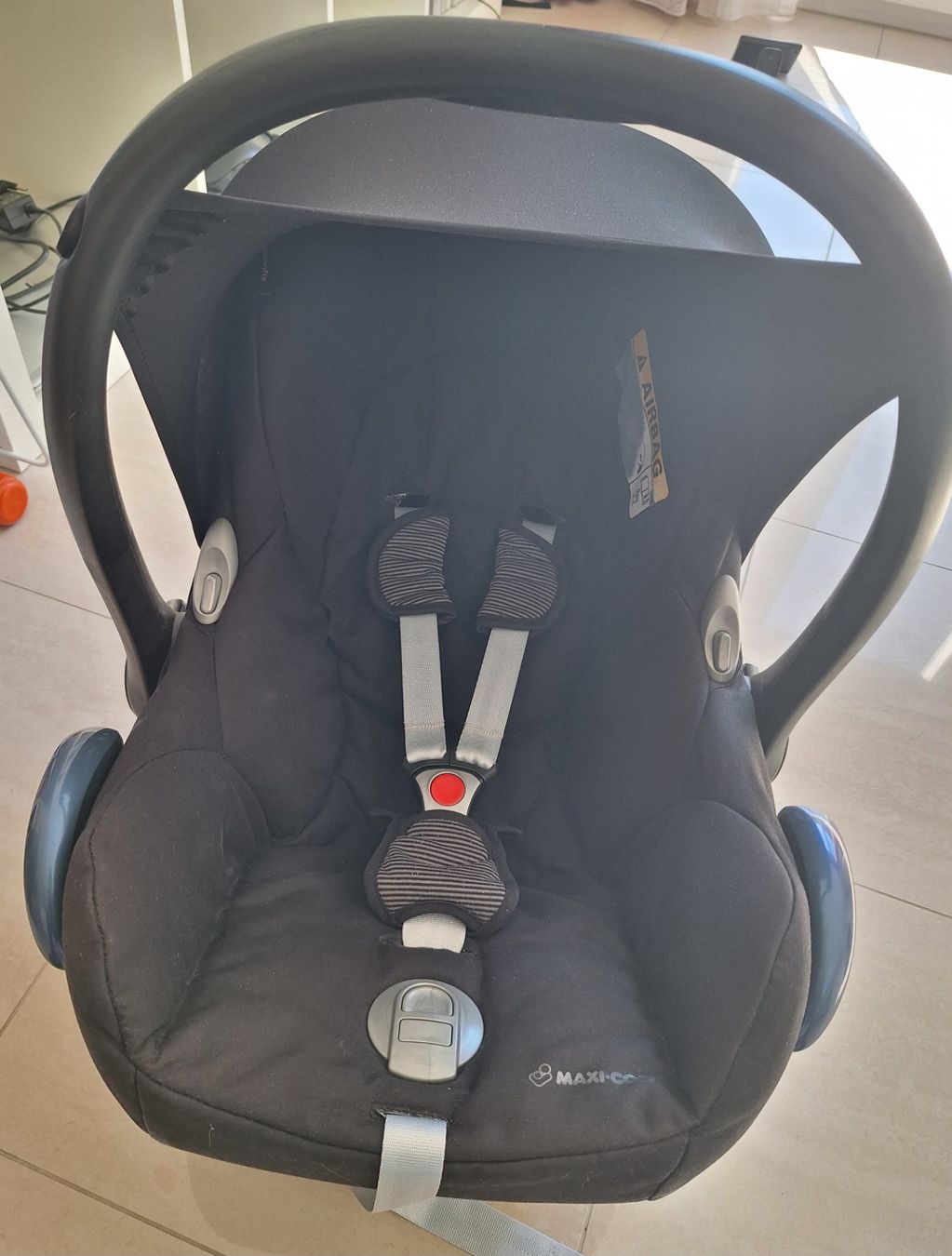 Maxi-Cosi Seggiolini per auto: Maxi-Cosi Babyschale Pebble Plus – Usato da Worblaufen venduto da Aandy